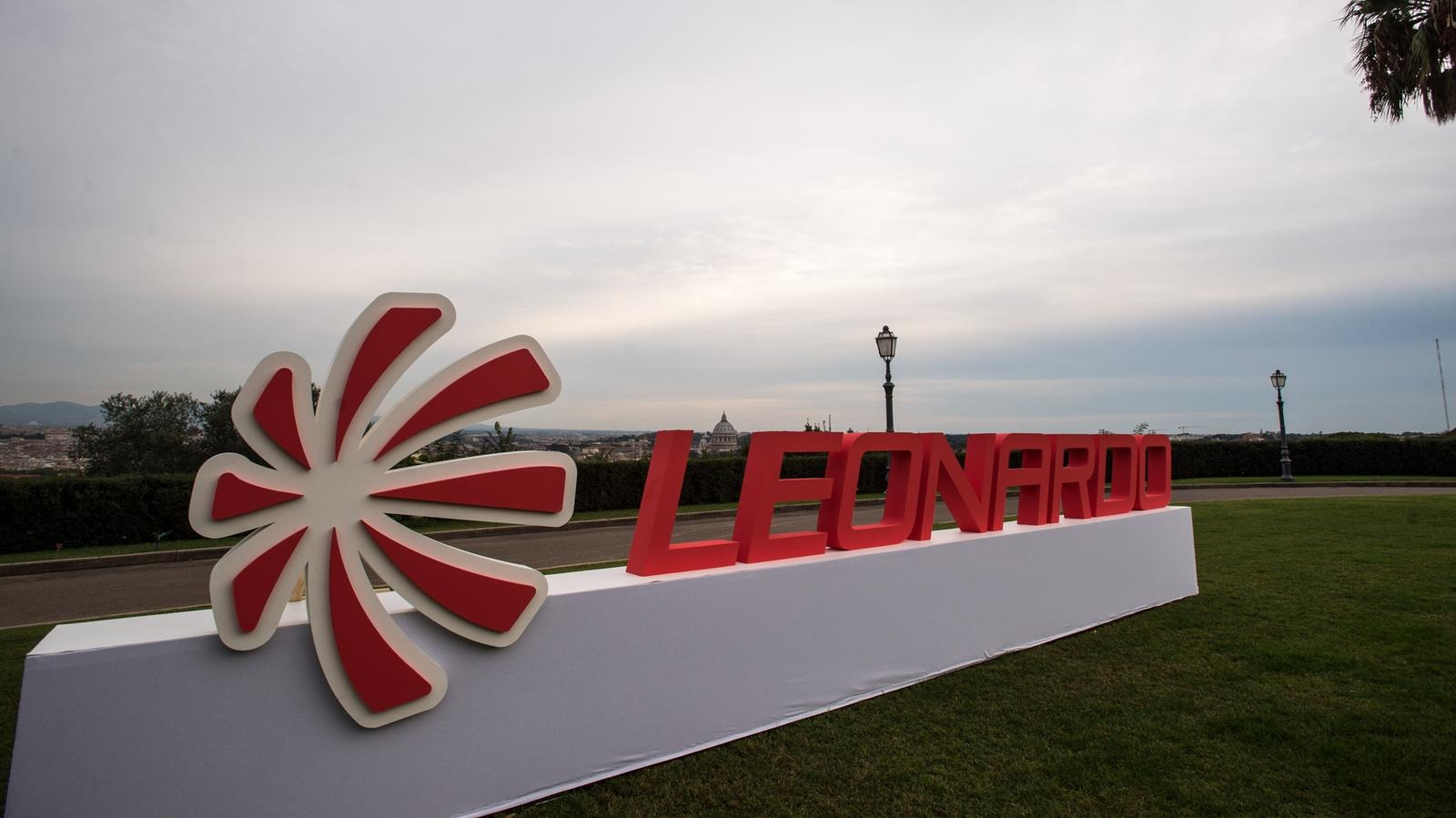 Leonardo, logo