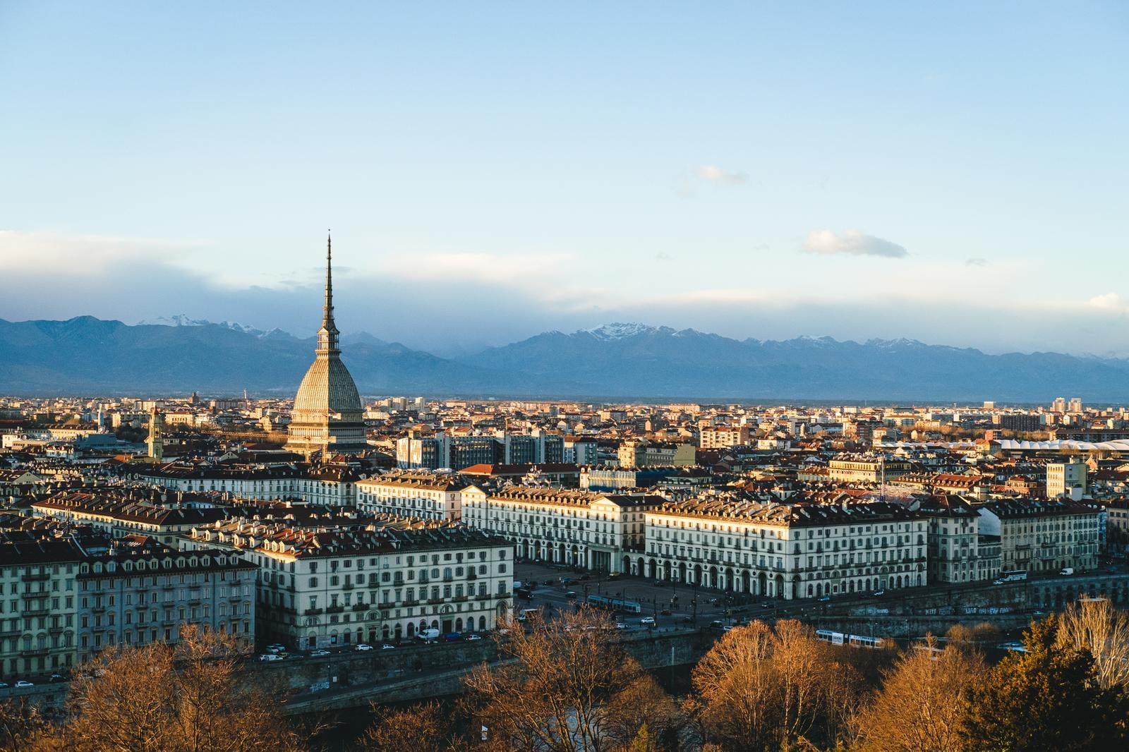Case, scendono le compravendite ma non i prezzi. Ecco i valori per metro quadro nelle maggiori citt&agrave; italiane – LA TABELLA