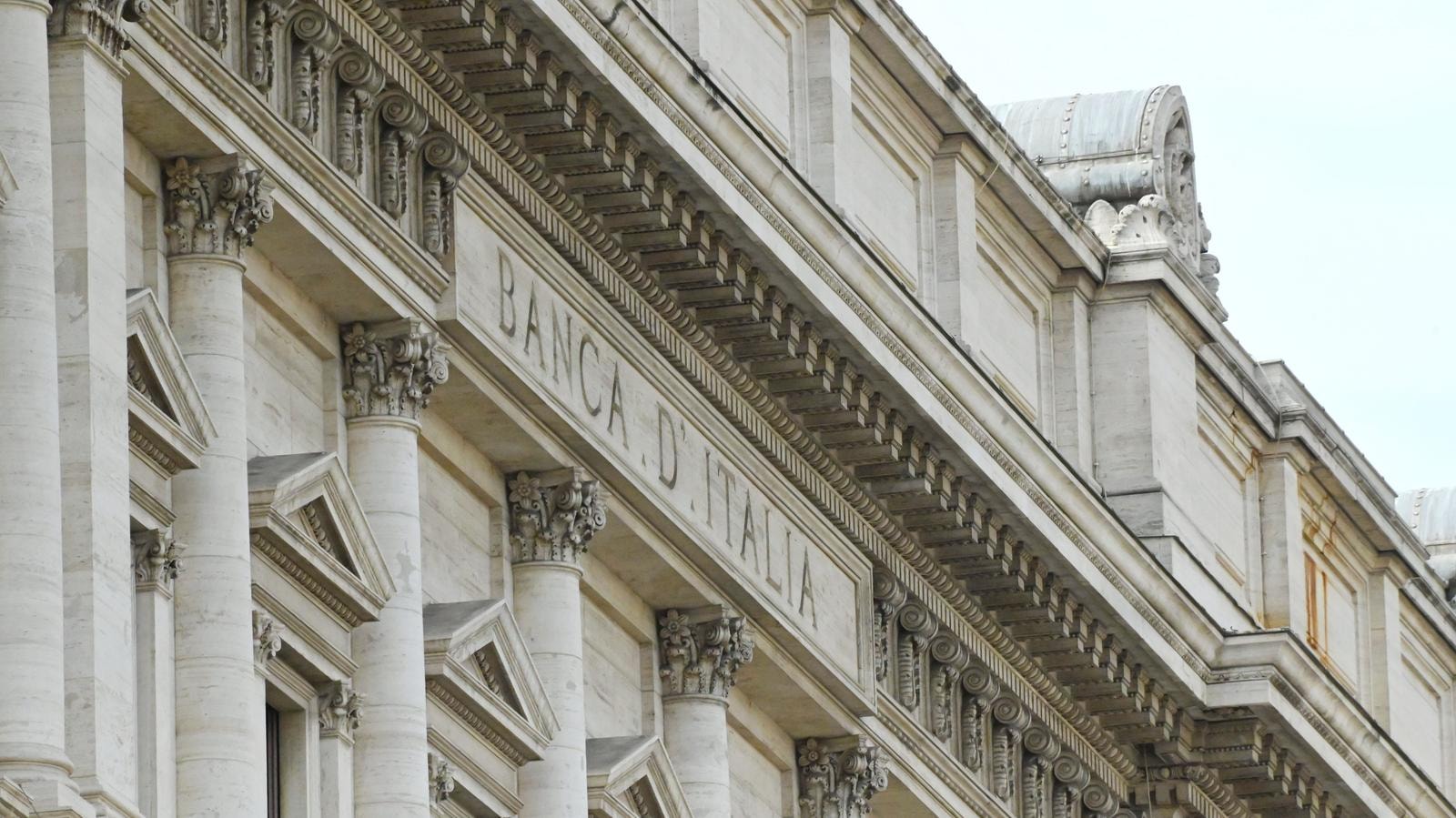 Banca d’Italia, il debito pubblico scende a 2.855 miliardi a novembre. Migliora la propensione delle imprese sui salari