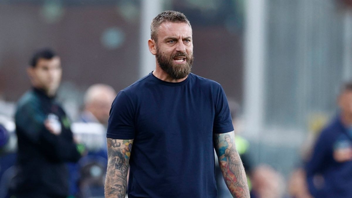 Daniele De Rossi &egrave; il nuovo allenatore dell’As Roma. Liquidato Mourinho
