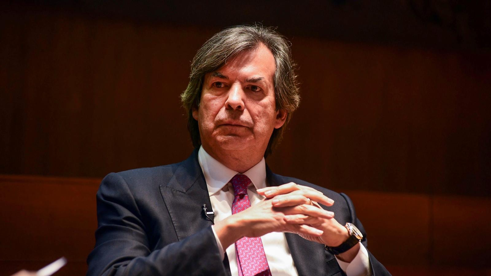 Intesa Sanpaolo, l’ad Carlo Messina: &laquo;Per noi il 2024 sar&agrave; un anno molto buono&raquo;. In Italia &laquo;serve un piano nazionale contro il debito&raquo;