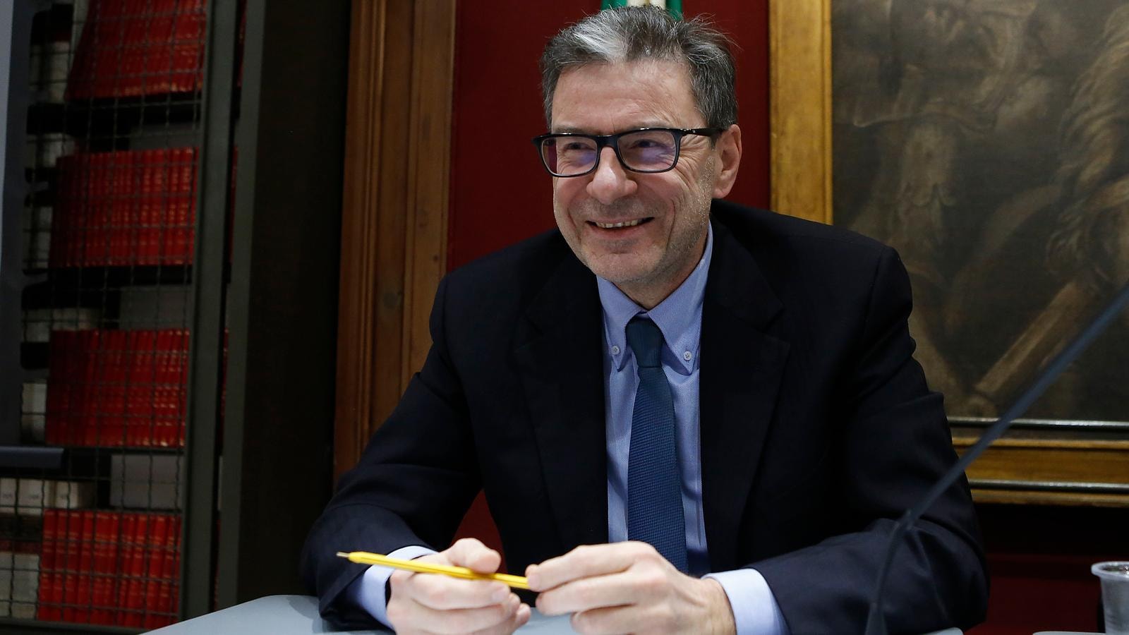Davos, Giancarlo Giorgetti: prima si tagliano i tassi, meglio &egrave; per famiglie e imprese 