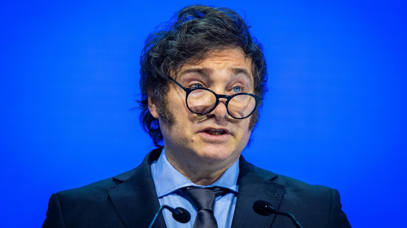 Javier Milei a Davos: l’Occidente &egrave; in pericolo per colpa del socialismo