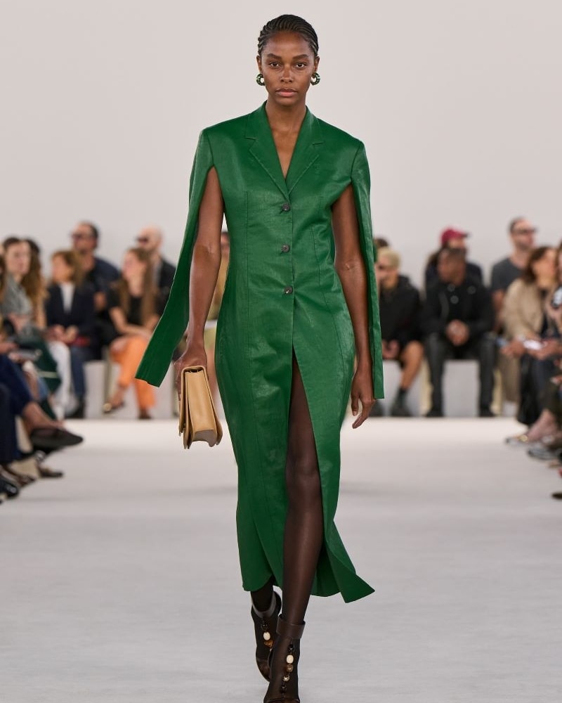 Un look primavera-estate 2024 di Ferragamo (courtesy Ferragamo)