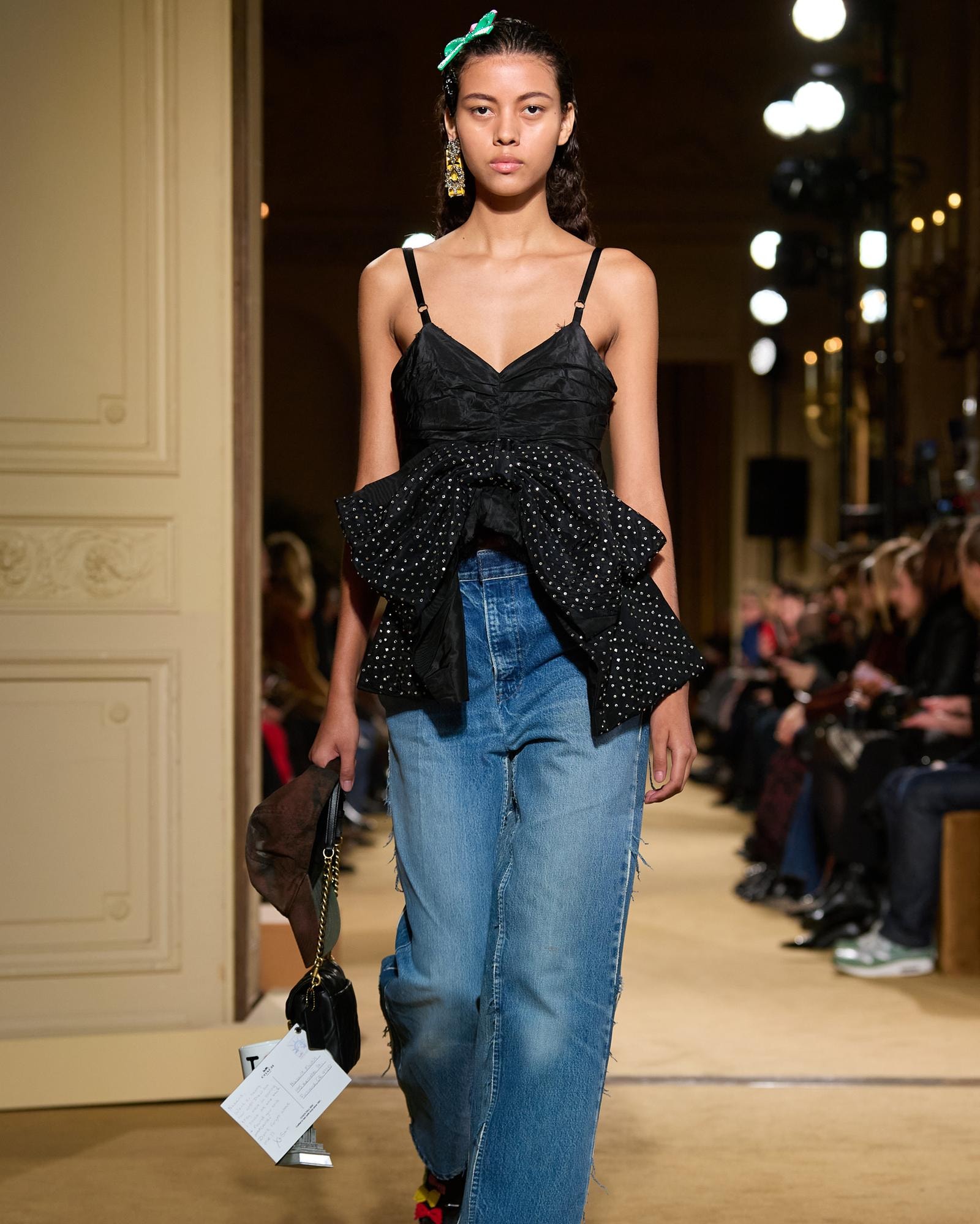 Un look Coach fall-winter 2024 (ph Isidore Montag, courtesy Coach)