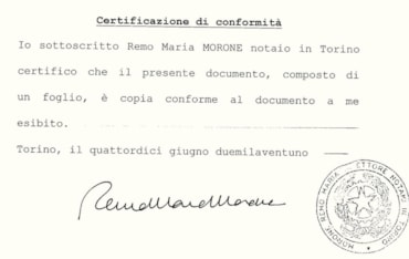 John Elkann e Margherita Agnelli. Al centro, il contratto di cessione delle quote della Dicembre da Marella Caracciolo ai tre fratelli ElkannEredità Agnelli, John Elkann al contrattacco: mia madre Margherita mi calunnia. Dicembre, i pm cercano i contratti originali Eredità Agnelli, John Elkann al contrattacco: mia madre Margherita mi calunnia. Dicembre, i pm cercano i contratti originali