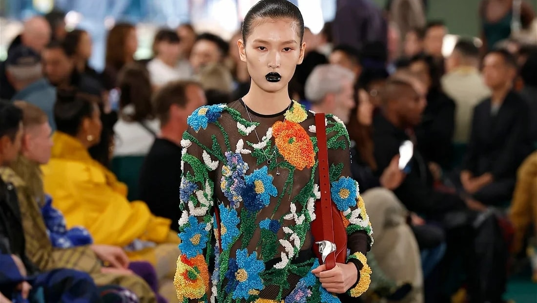 Un look Burberry spring-summer 2024 (courtesy Burberry)