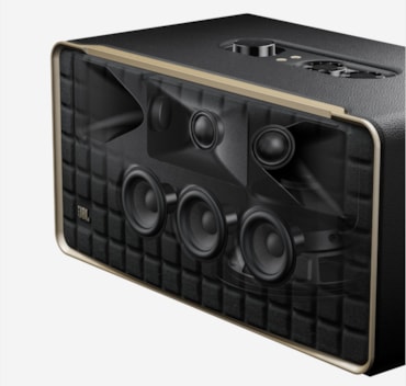Jbl Authentics 500, potenza e design retròJbl Authentics 500, potenza e design retrò