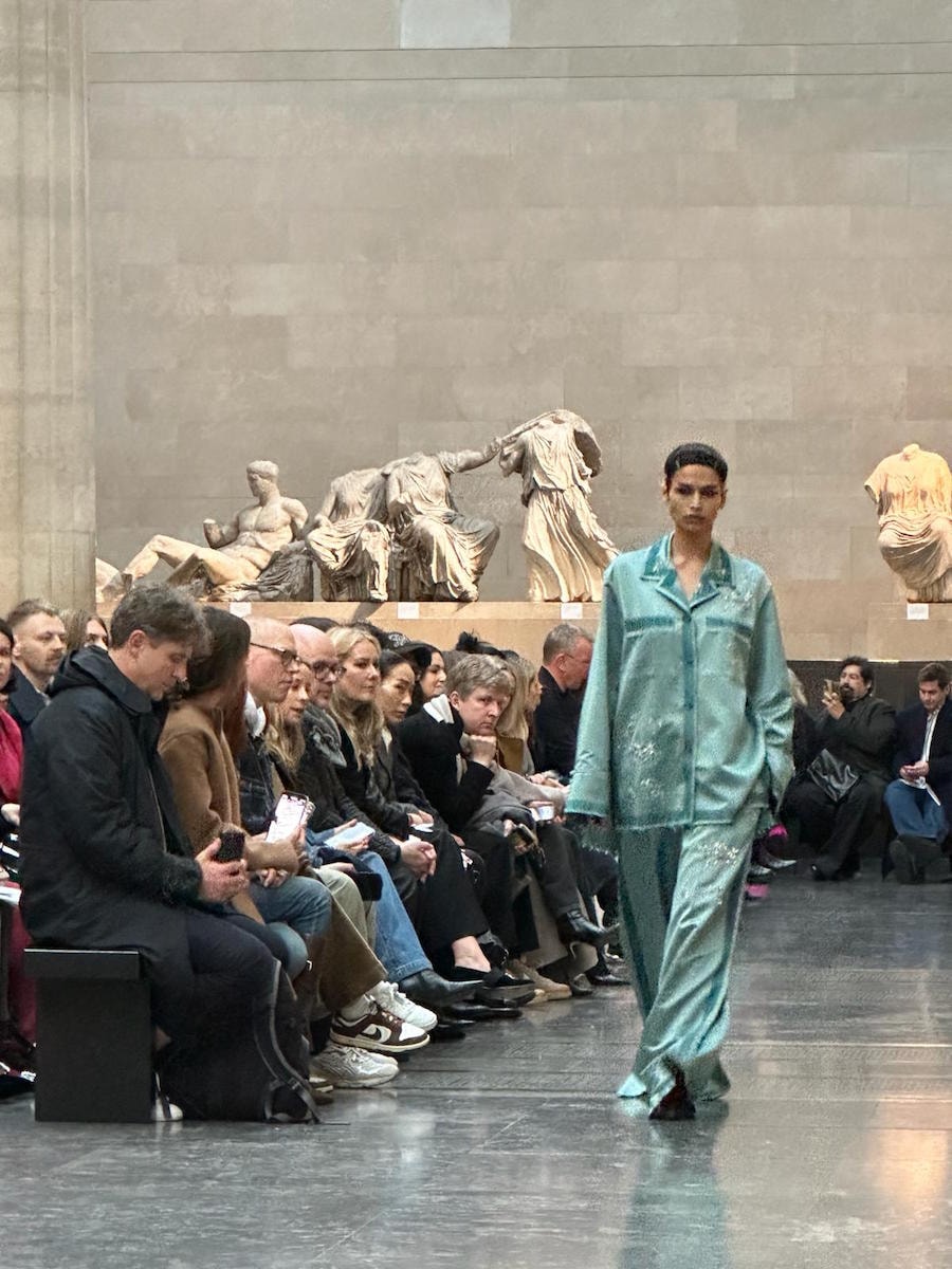 Un look fall-winter 2024/25 di Erdem