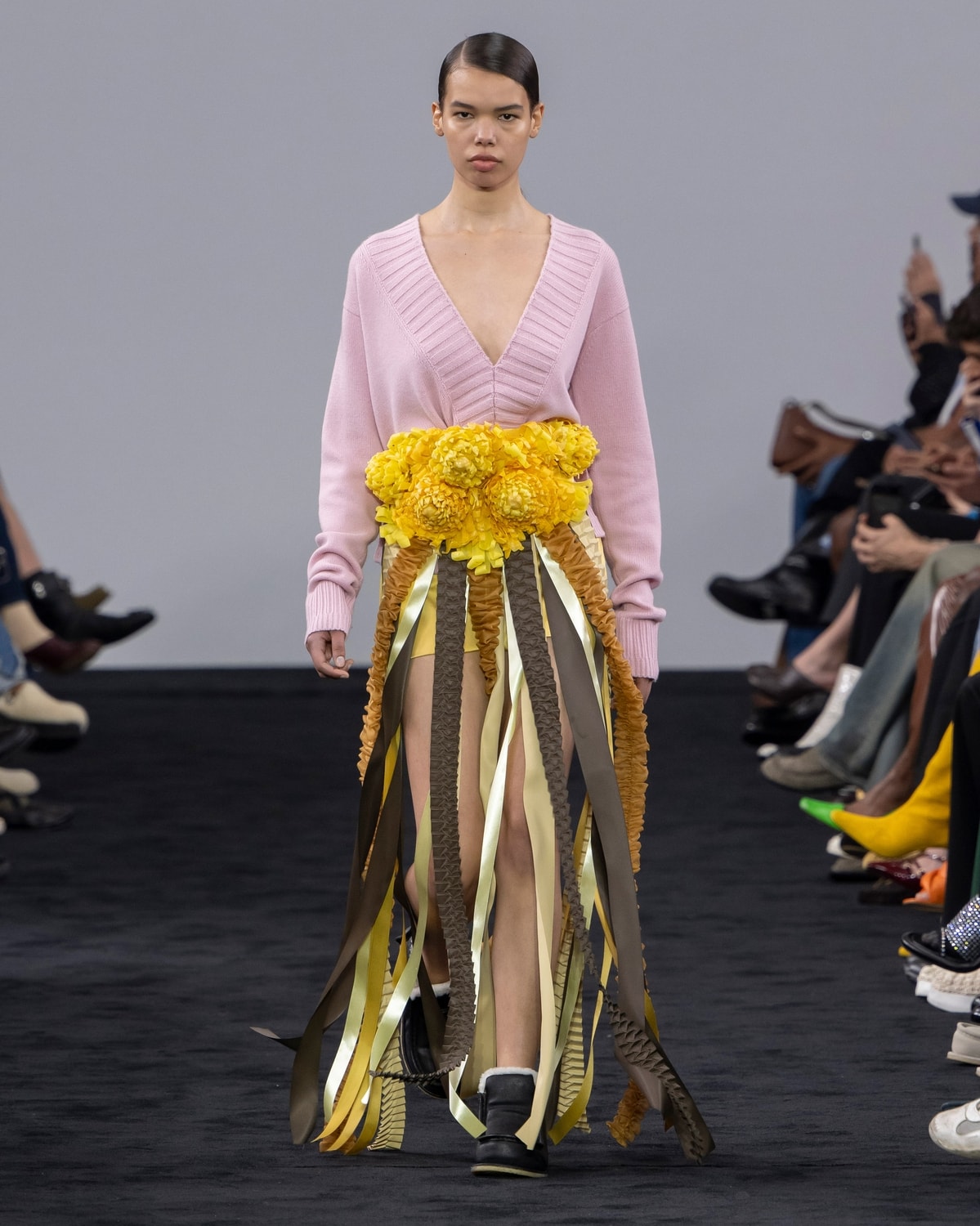 Un look fall-winer 2024/25 di JW Anderson