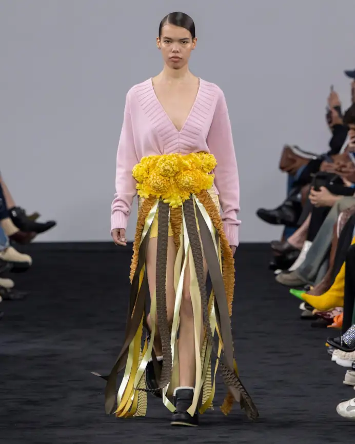 Un look fall-winer 2024/25 di JW Anderson