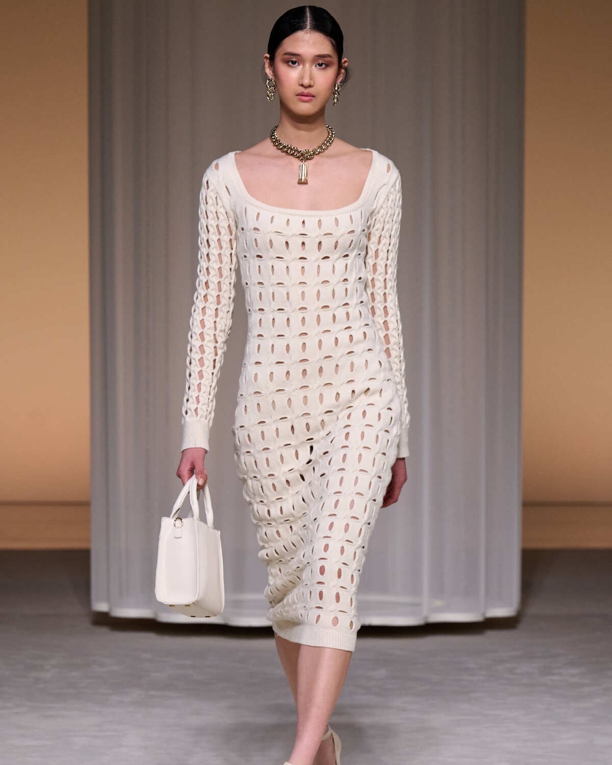 Un look Laura Biagiotti fall-winter 2024/25 (courtesy Laura Biagiotti)