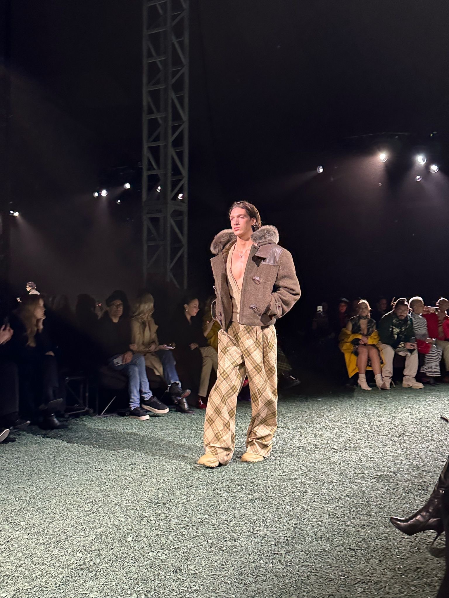 Un look Burberry fall-winter 2024