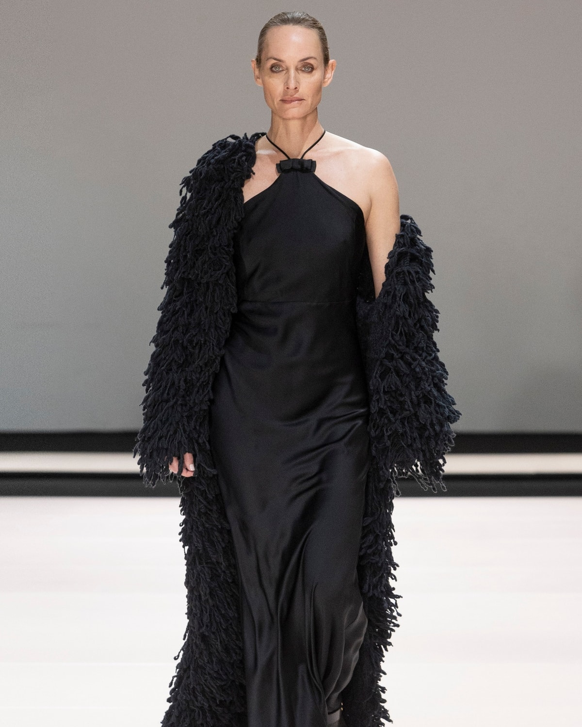Amber Valletta sfila per Twinset autunno-inverno 2024