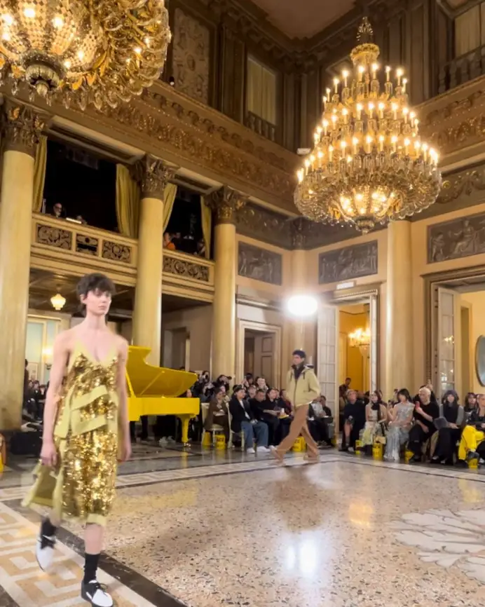 Un momento dello show di Onitsuka tiger