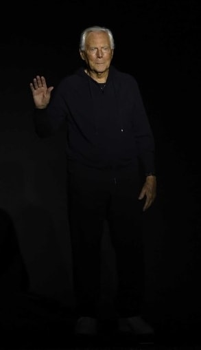 Giorgio Armani alla sfilata di Emporio Armani fall-winter 2024