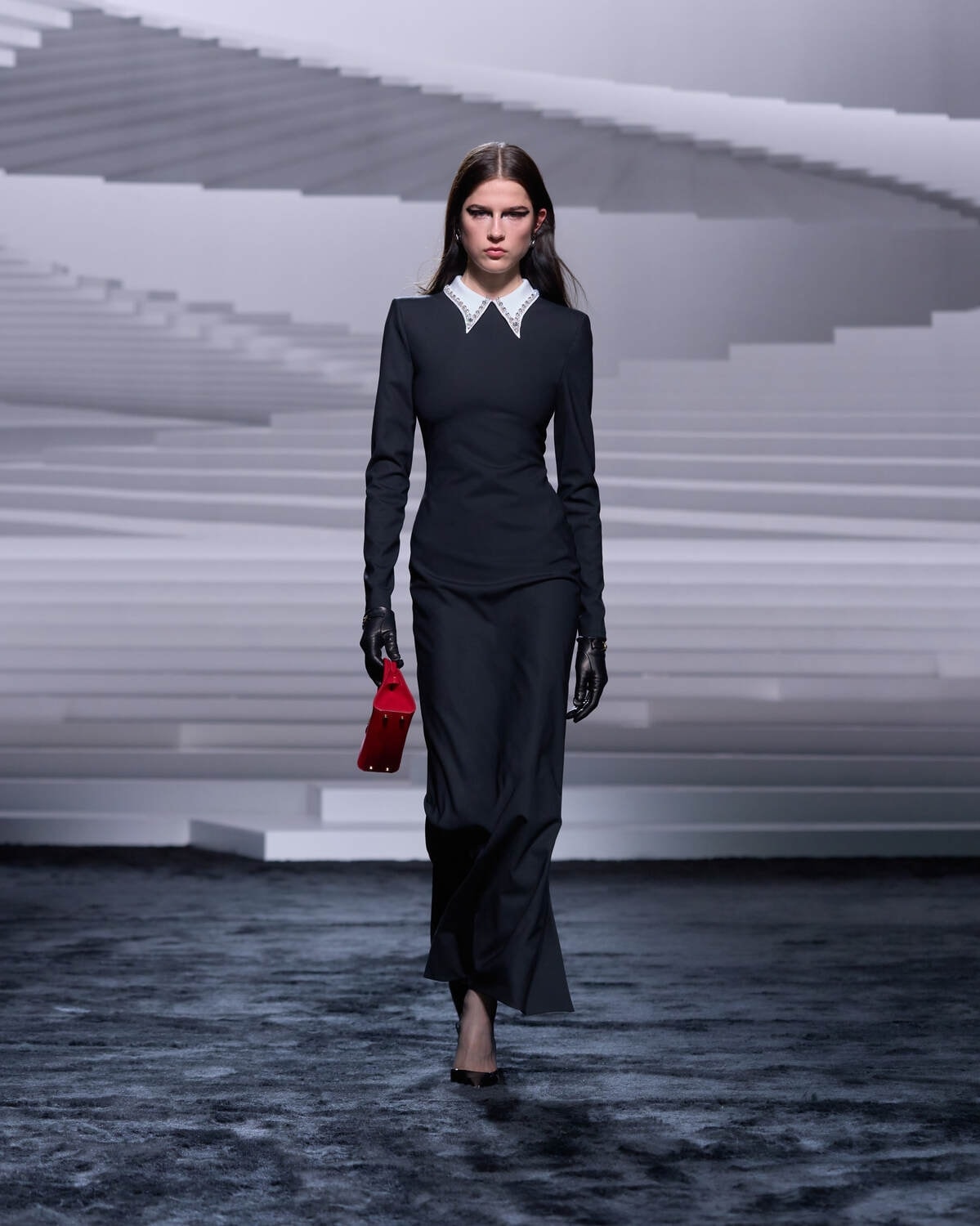 Un look Versace fall-winter 2024/25 (courtesy Versace)