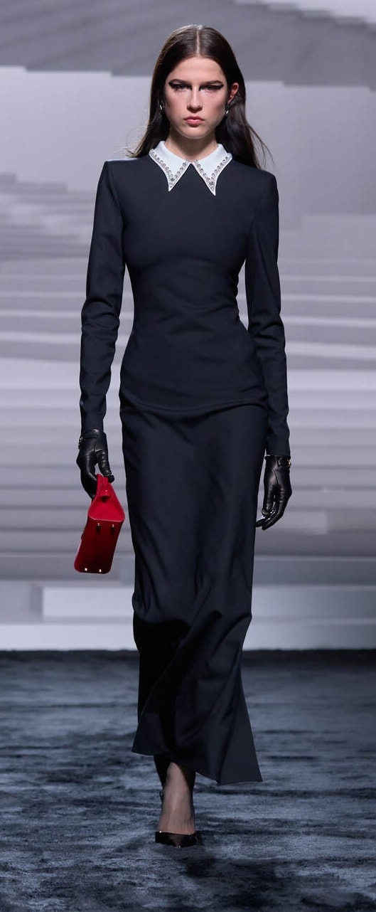 Un look Versace fall-winter 2024/25 (courtesy Versace)