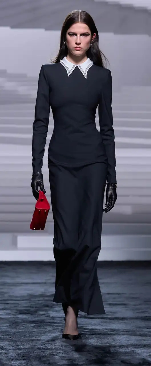 Un look Versace fall-winter 2024/25 (courtesy Versace)