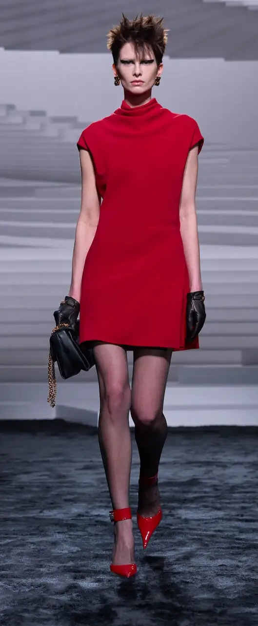 Un look Versace fall-winter 2024/25 (courtesy Versace)