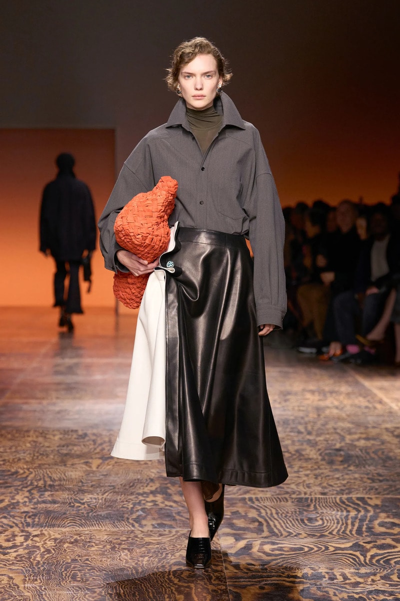 Un look fall-winter 2024 di Bottega veneta