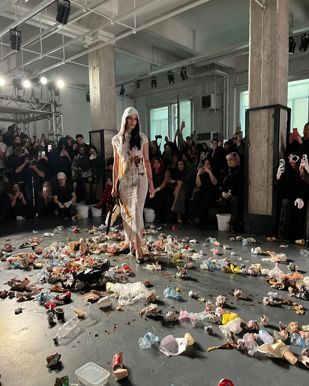 Un momento della sfilata di Avavav fall-winter 2024