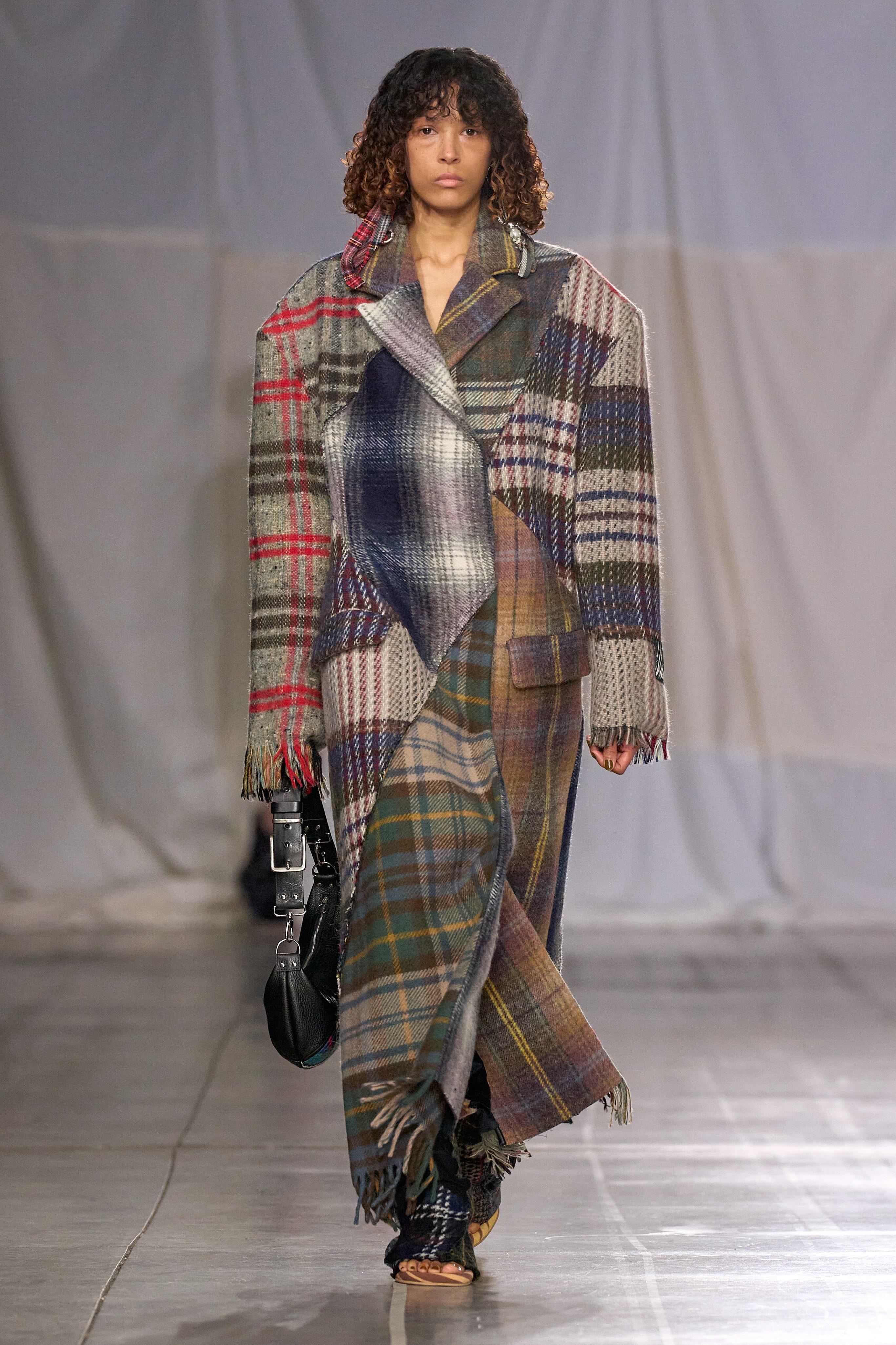 Un look autunno-inverno 2024/25 di Rave review (courtesy Rave review)