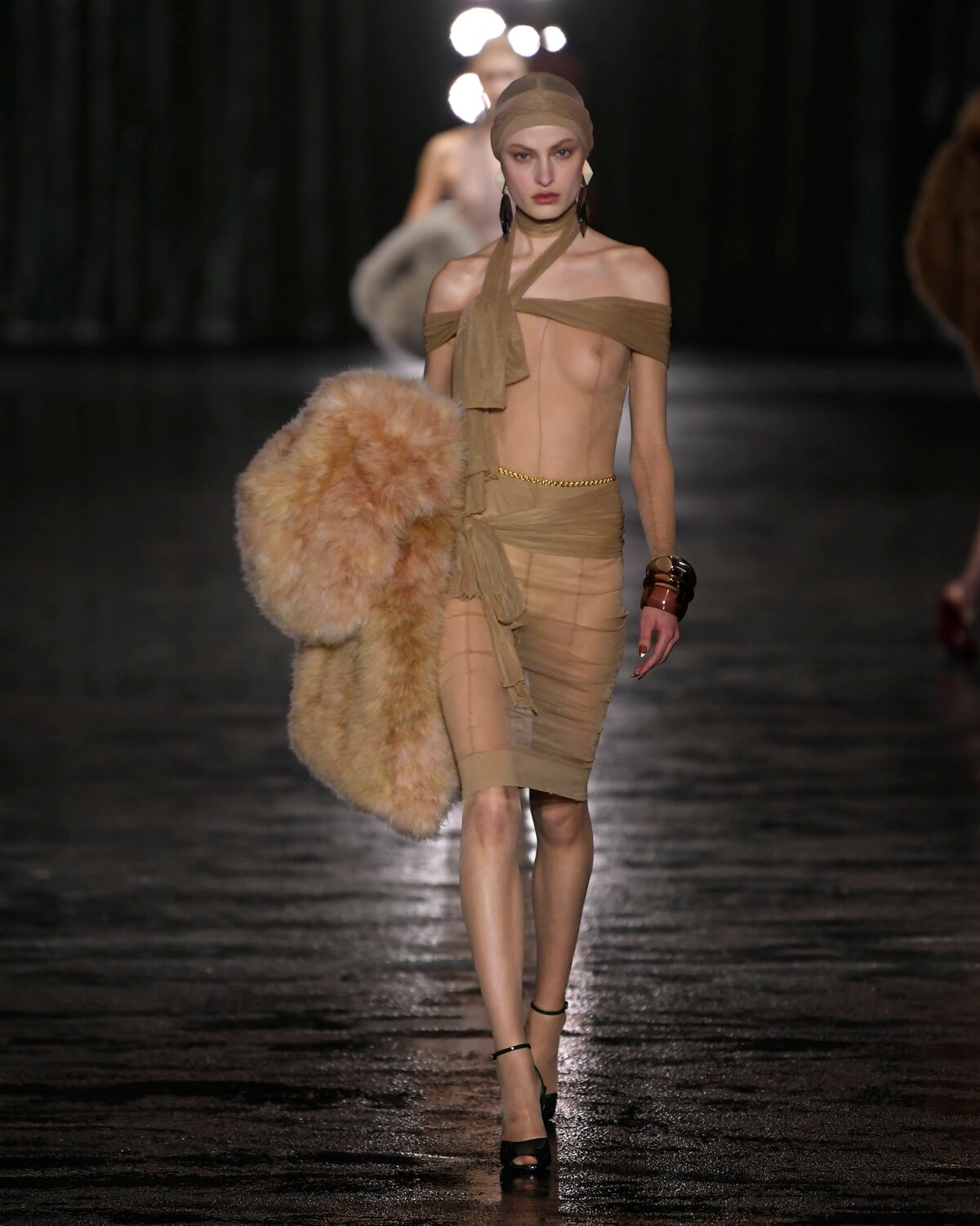 Un look Saint Laurent fall-winter 2024