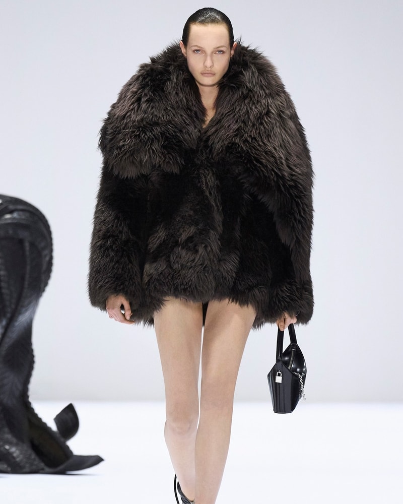Un look Acne studios fall-winter 2024 (courtesy Acne studios)