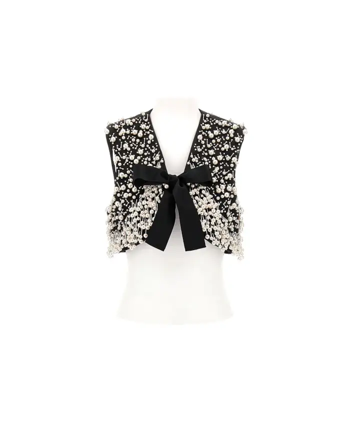 Un gilet Roger Vivier (courtesy Roger Vivier)