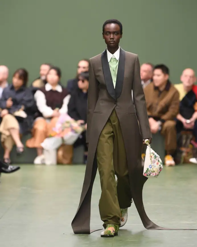 Un look Loewe fall-winter 2024/25