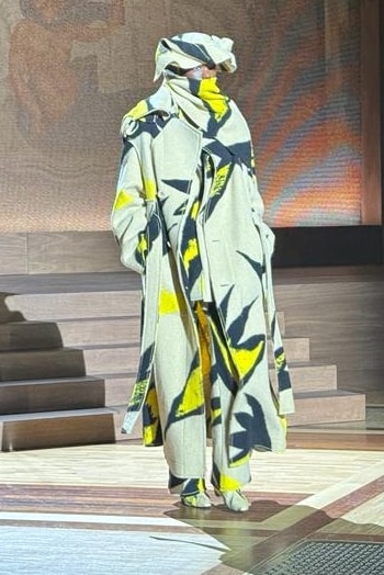 Un momento dello show di Issey Miyake
