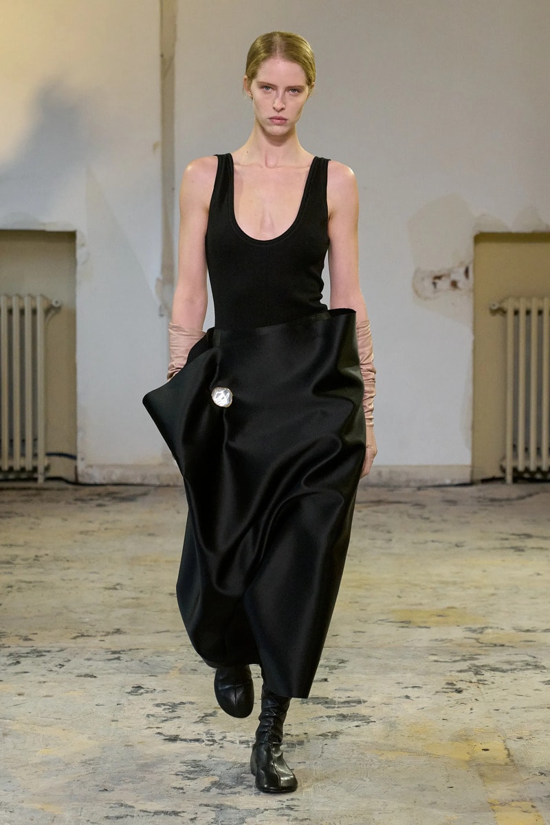 Un look Carven fall-winter 2024 (courtesy Carven)