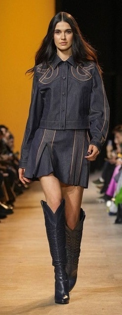 Un look Elie Saab fall-winter 2024 (courtesy Elie Saab)