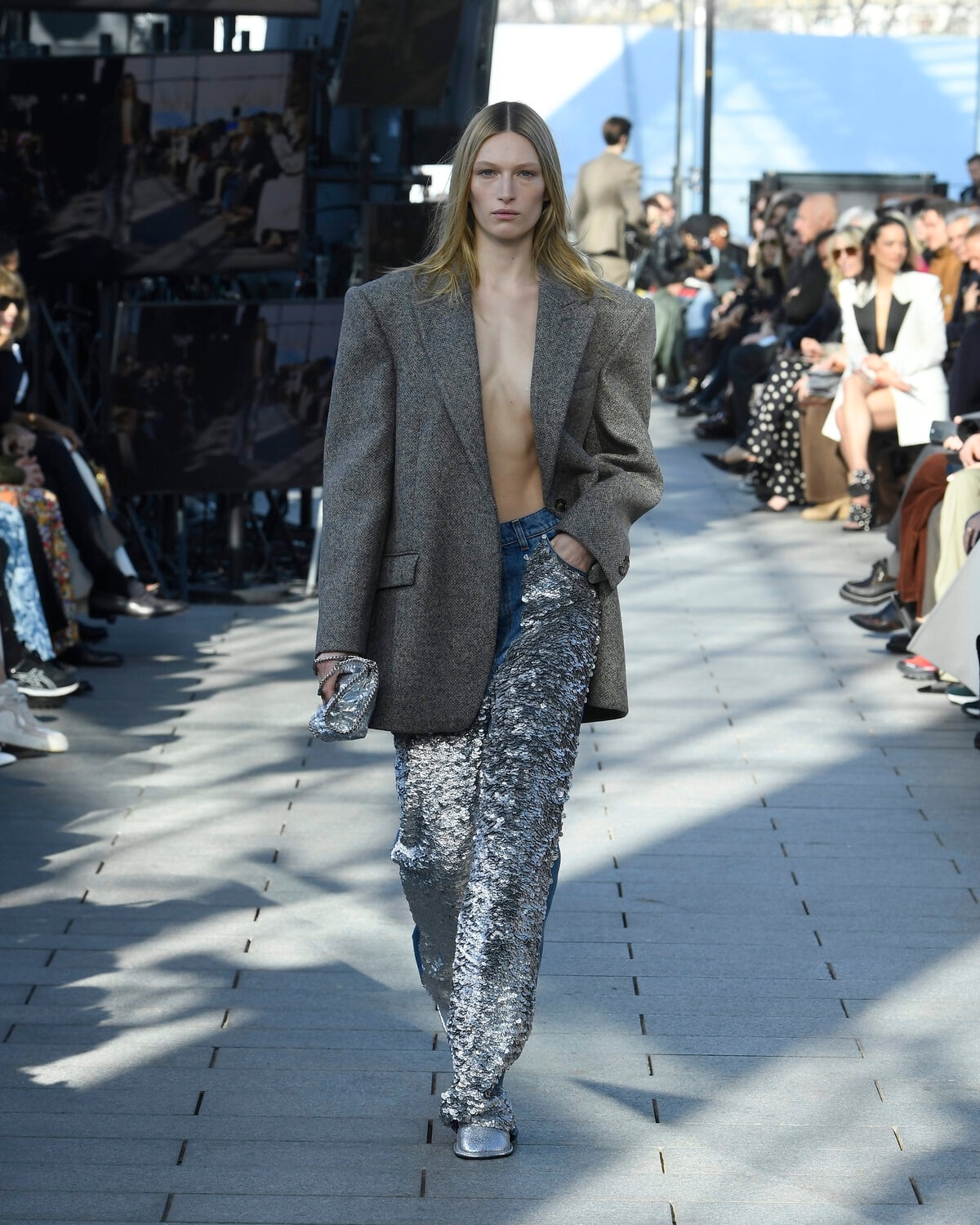 Un look Stella McCartney fall-winter 2024 (courtesy Stella McCartney)