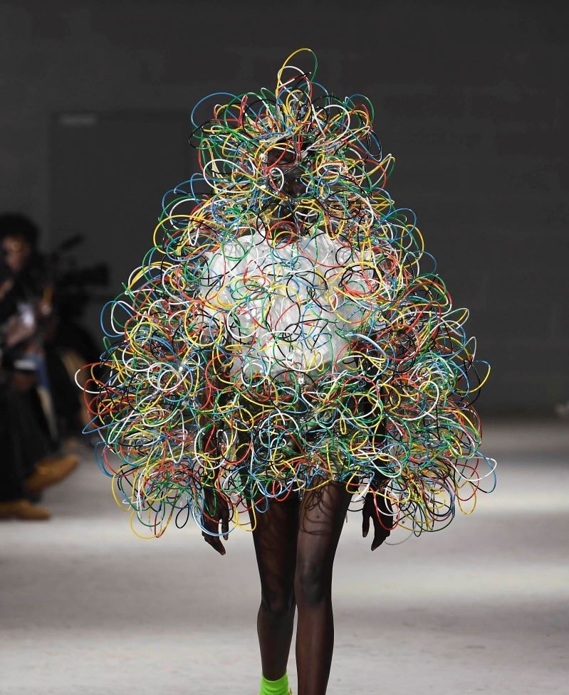 Un look Noir Kei Ninomiya fall-winter 2024 (courtesy Noir Kei Ninomiya)