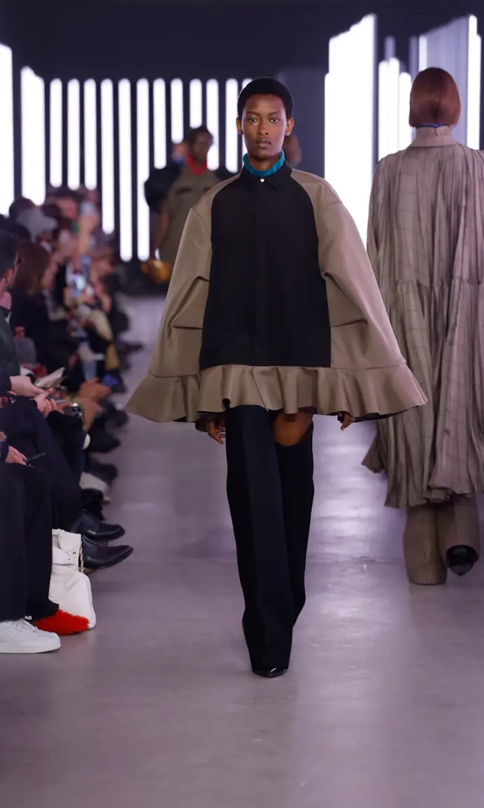 Un look Sacai fall-winter 2024 (courtesy Sacai)