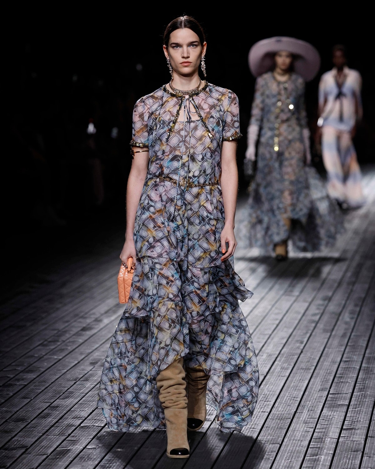 Un look Chanel fall-winter 2024 (courtesy Chanel)