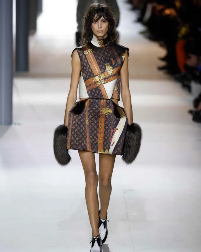 Un look Louis Vuitton autunno-inverno 2024/25