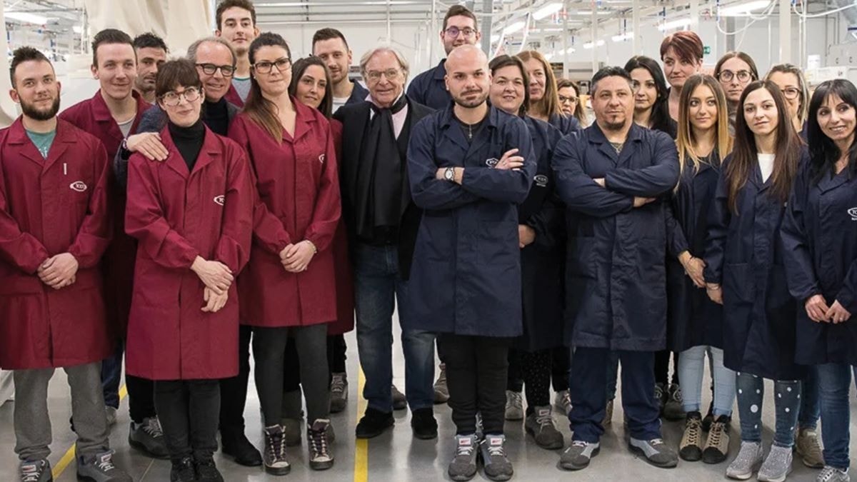 Andrea e Diego Della Valle assieme al team Tod's (courtesy Tod's)