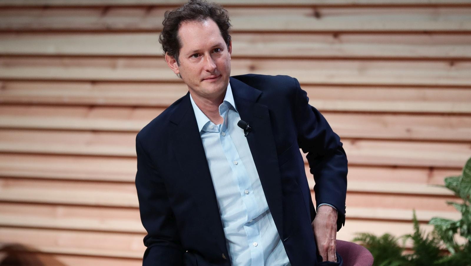 Inchiesta eredit&agrave; Agnelli, spuntano le intercettazioni: carte da nascondere? In pc e documenti di John Elkann i segreti del tesoro