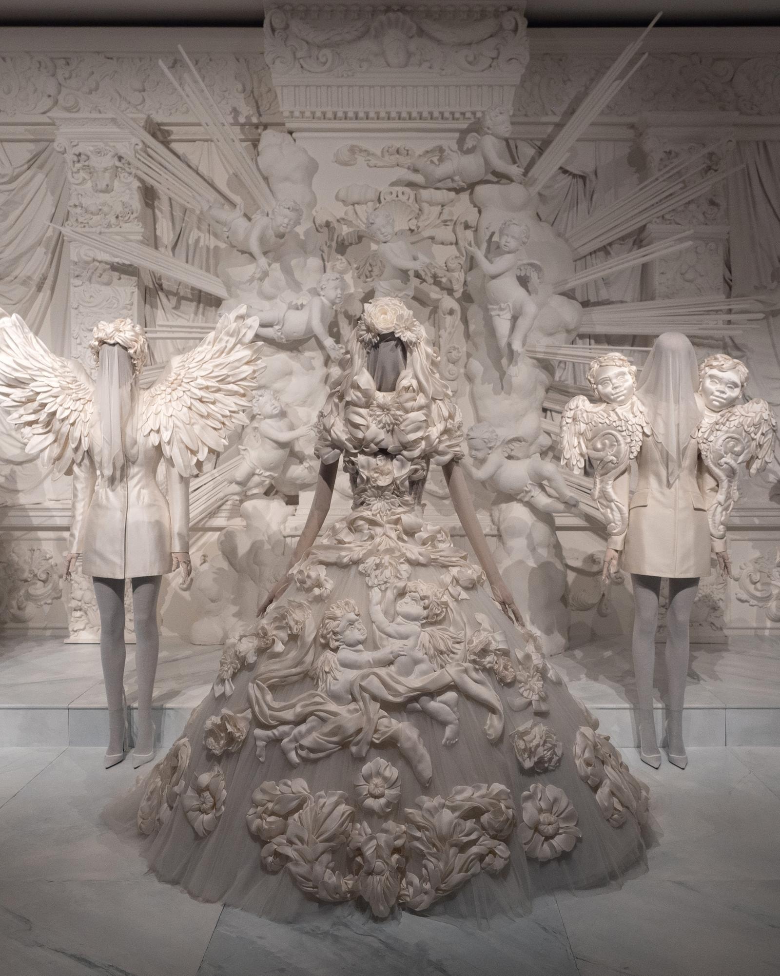 Uno scatto dalla mostra «Dal cuore alle mani: Dolce&Gabbana» a Palazzo reale, Milano (courtesy Dolce&Gabbana)