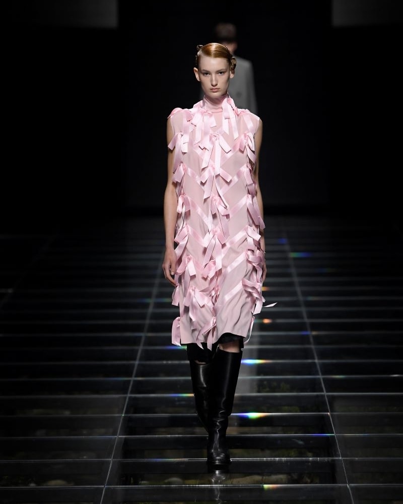 Un look autunno-inverno 2024/25 di Prada