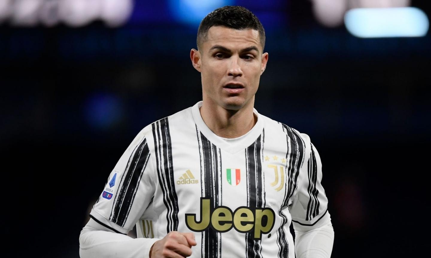 Juventus deve pagare a Cristiano Ronaldo 9,8 milioni. La societ&agrave; valuta appello contro il Collegio Arbitrale