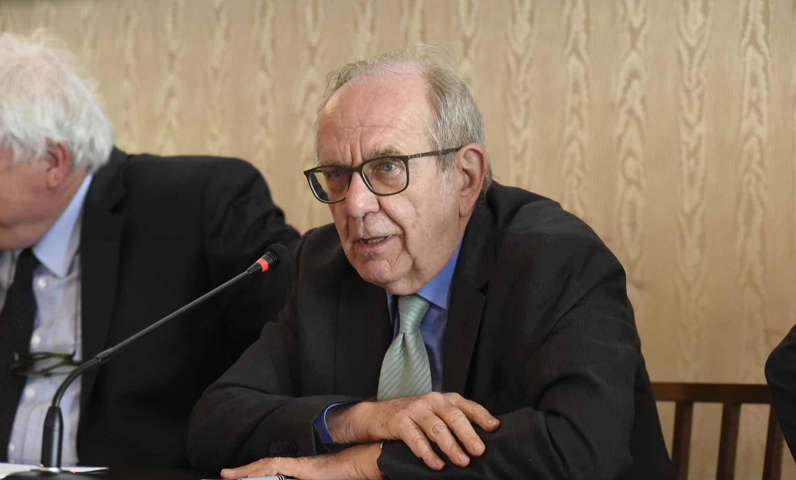 Pier Carlo Padoan, di Unicredit: racconta le sue strategie di crescita, il mercato globale e sfide per l'economia italiana