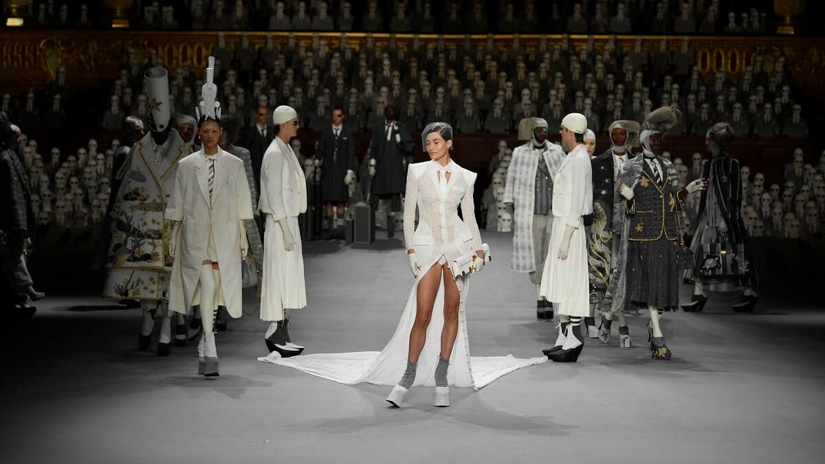 Il finale della sfilata Thom Browne couture fall-winter 2023/24