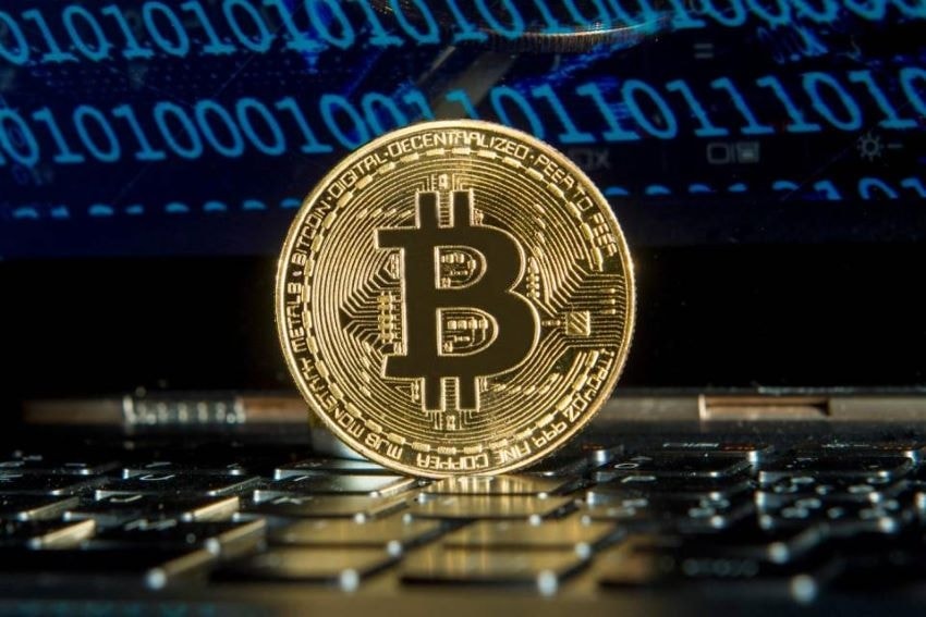 Il bitcoin rimbalza sopra 62.000 dollari. Ecco fin dove pu&ograve; salire, Fed permettendo