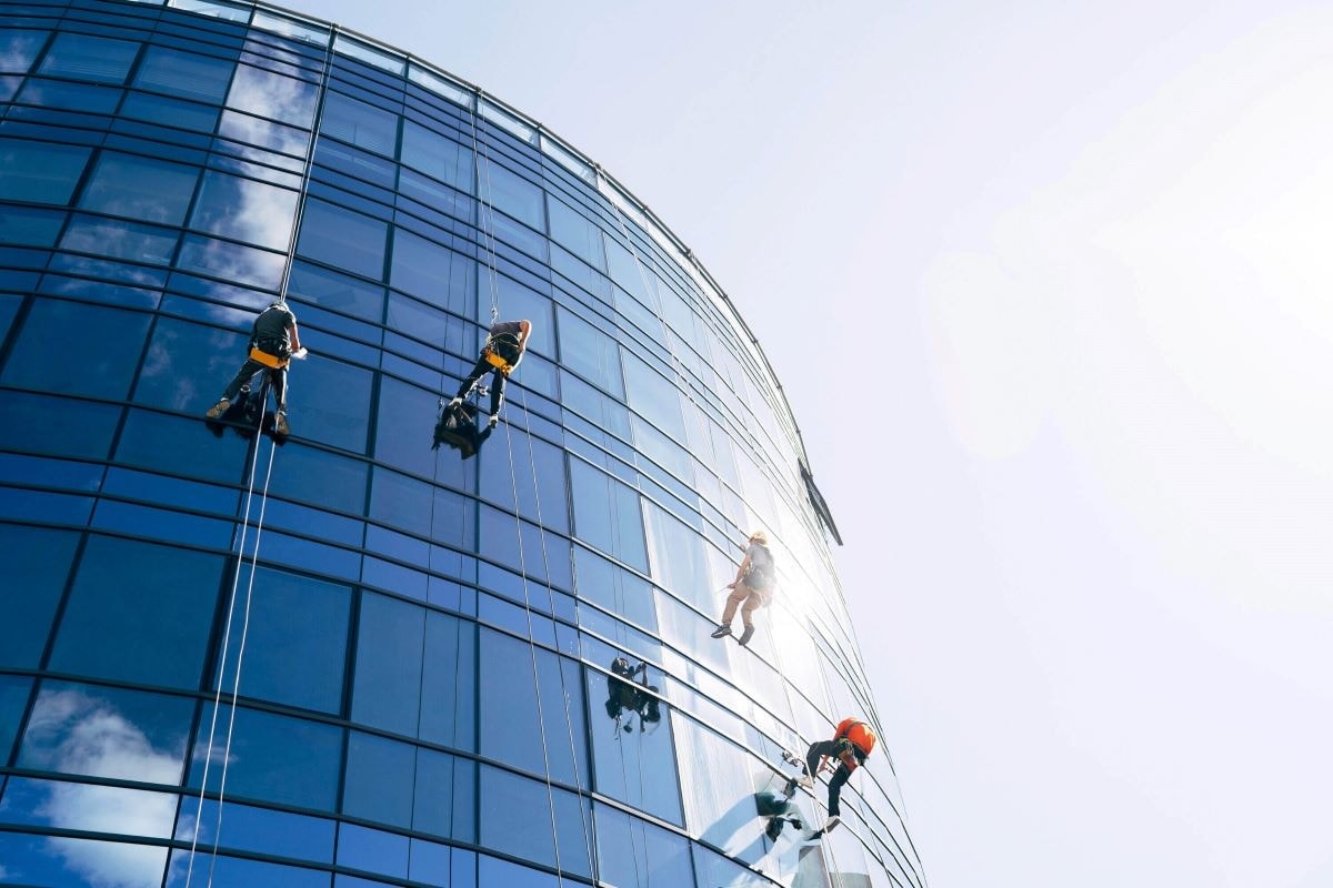 REair e Acrobatica insieme per l’aria pulita nelle citt&agrave; italiane. Ecco a quali metropoli del lusso pu&ograve; essere estesa la partnership