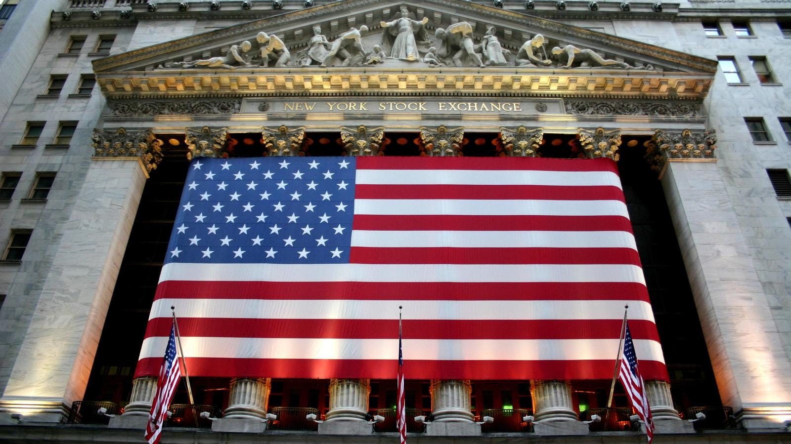 La diretta da Wall Street | Borse Usa positive, Nasdaq +0,7%. Powell pessimista sulla discesa dell’inflazione. GameStop +60%