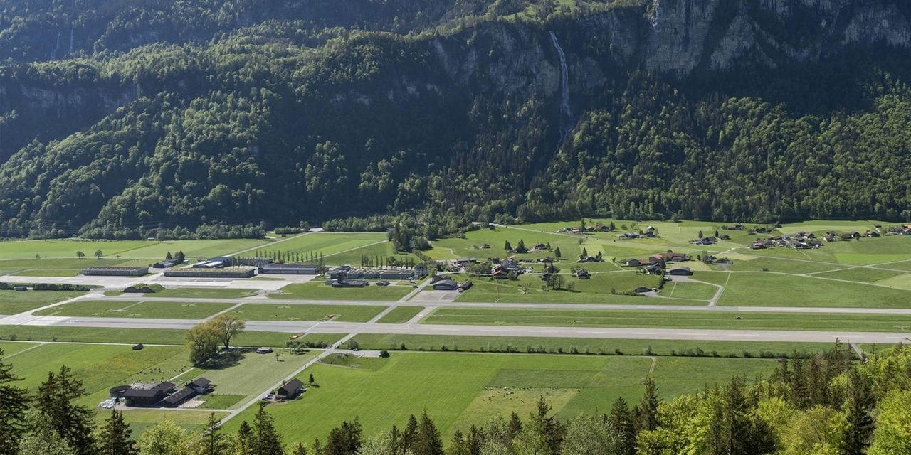 Quel mistero sulle Alpi tra una locanda svizzera, una famiglia cinese e l’acquisto di caccia F-35